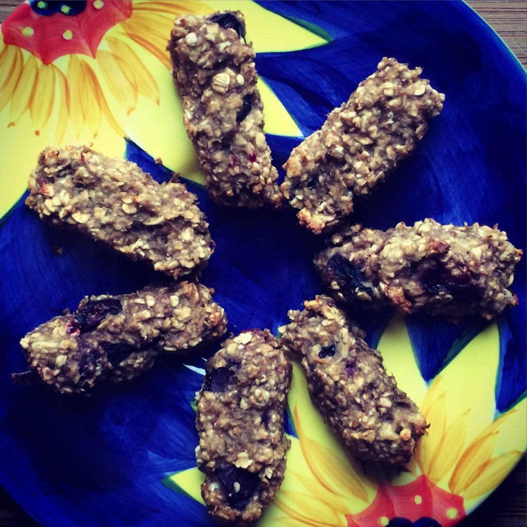 Blueberry oaty bites (baby friendly flapjack)