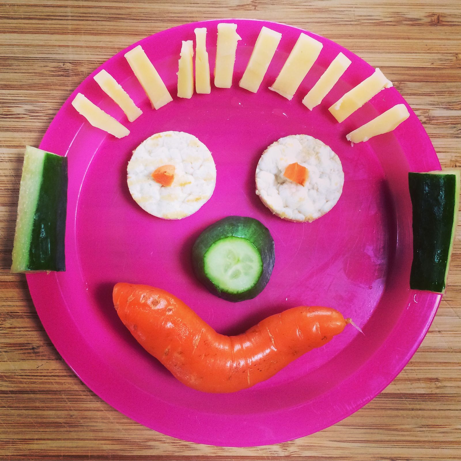 Keep that smile healthy. Why the timing of foods and drinks is important for your oral health: