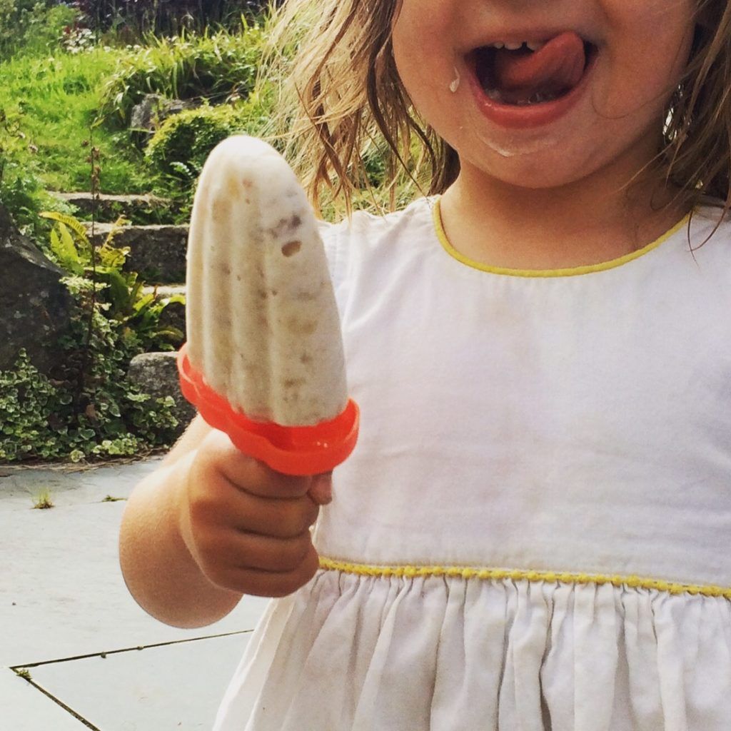 Spiced banana yoghurt ice lollies